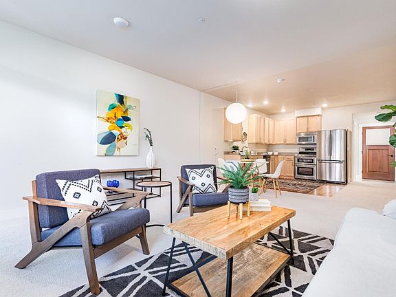 4th image of 190 Walnut Ave #204