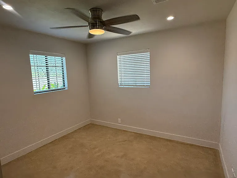 426 S Stratford Dr — Photo 25