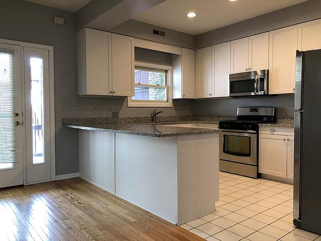 Brand new kitchen, stainless steel appliances, granite counter top, plenty cabinet spaces.