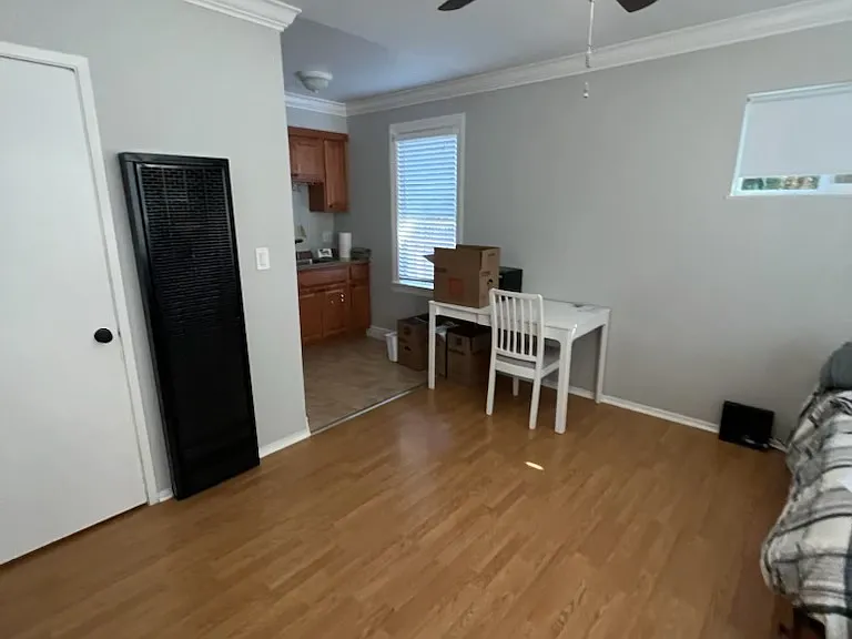 1326 Hopkins Ave — Photo 3