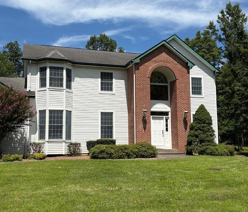 1st image of 80 Plum Brook Rd