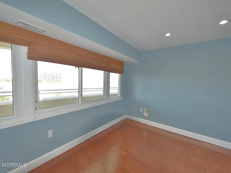 525 Ocean Blvd #405 — Photo 21