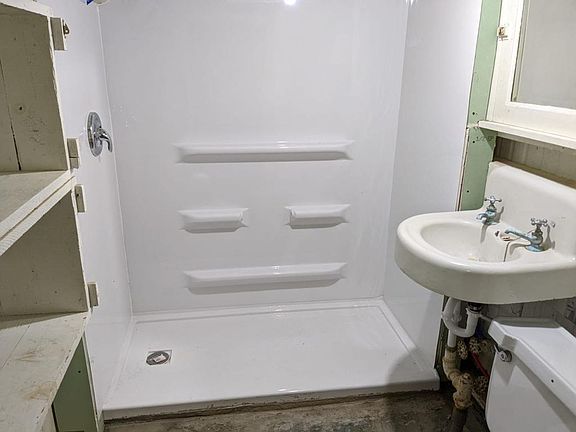 2nd image of 6252 Garfield Ave
