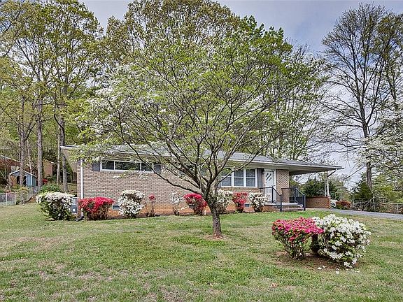 3rd image of 1407 Meadowbrook Rd