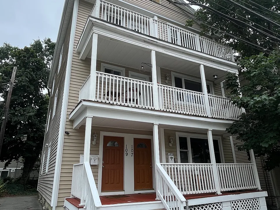107 Pleasant St #3