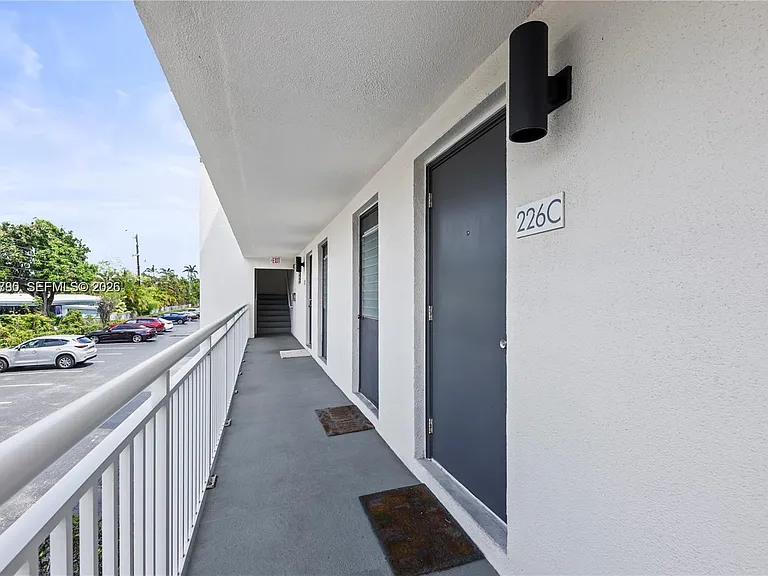 4025 N Federal Hwy #226C — Photo 39
