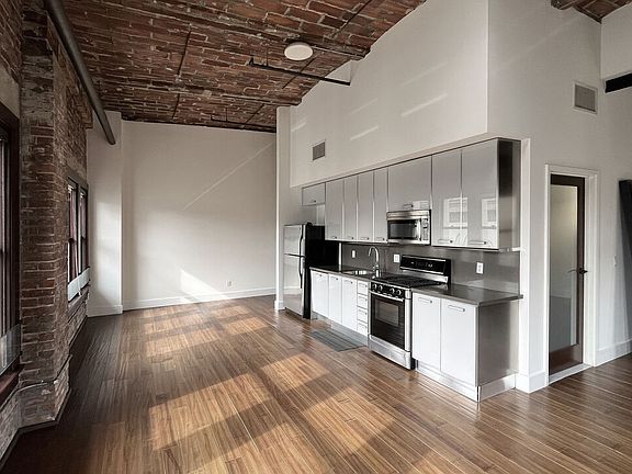 2nd image of 460 S Spring St APT 1211