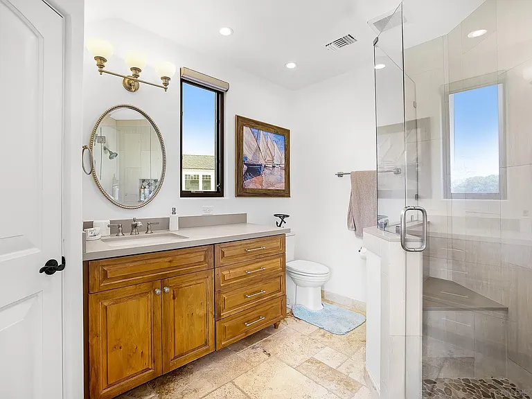 1070 Coronado Ave — Photo 32