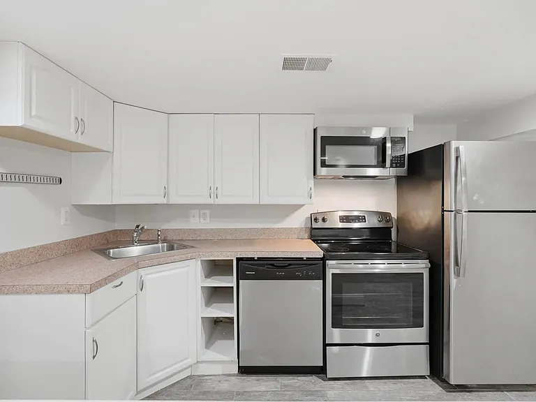 214 Rhode Island Ave NW — Photo 6