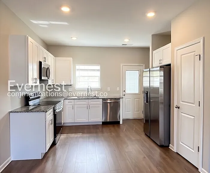 250 Tara Ct — Photo 4
