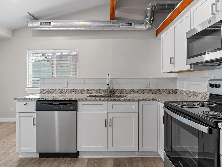 Greenwood Apartments — Photo 25