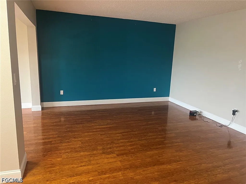 2 bed, 2.0 bath, 1029 sqft, $1,995 — Photo 4
