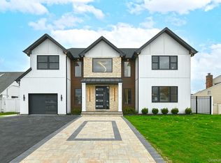 39 Forest Lane, Westbury, NY