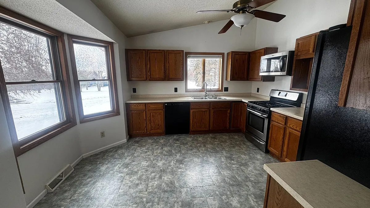 Building Photo - 901 Martys Way