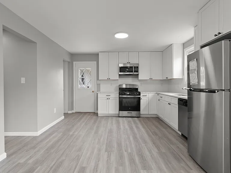 615 Fairmount Dr — Photo 8