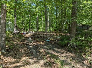 5748 Wappinger Ln, Shohola, PA 18458