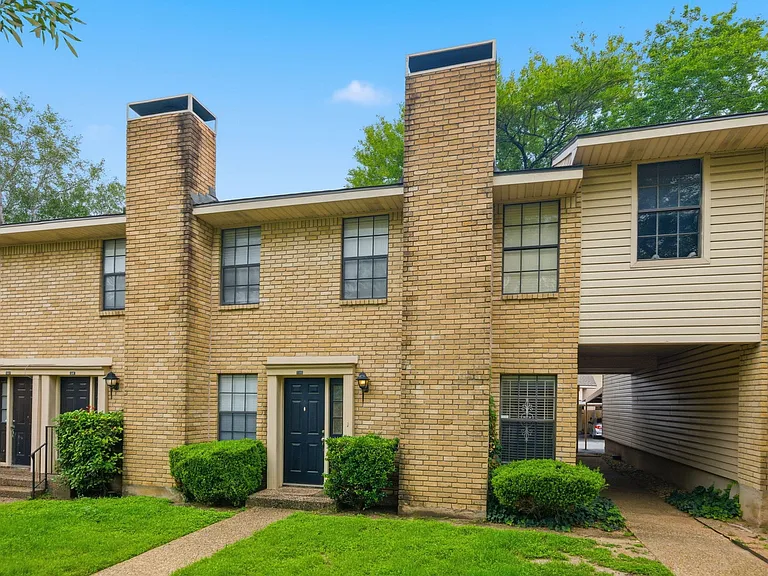 8400 Jamestown Dr #534 — Photo 1