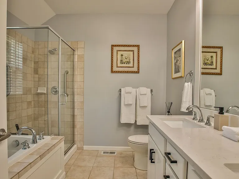 1404 Portside Ct — Photo 23