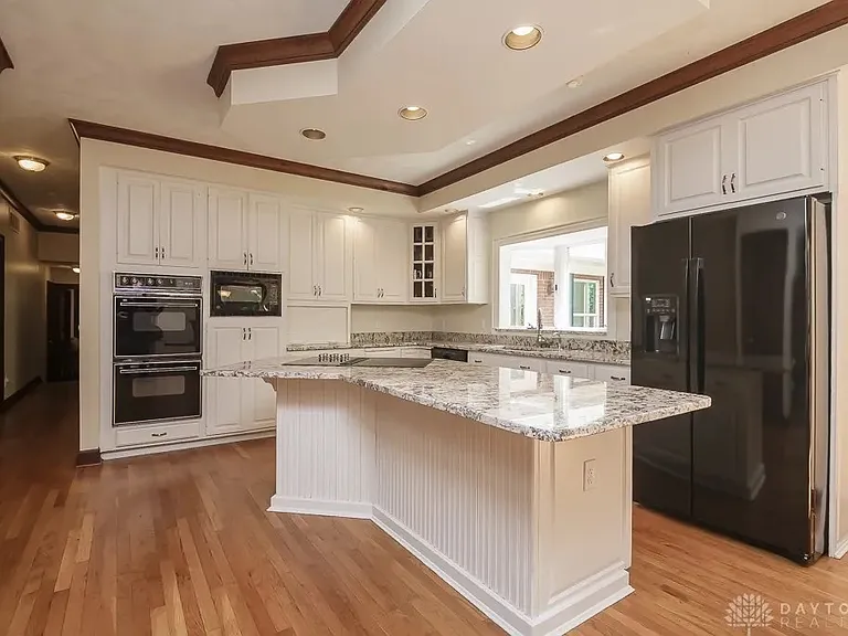 9548 Meadow Woods Ln — Photo 10