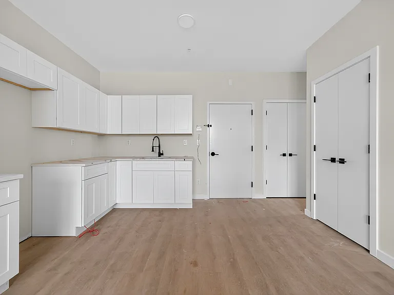 5220 Main St — Photo 4