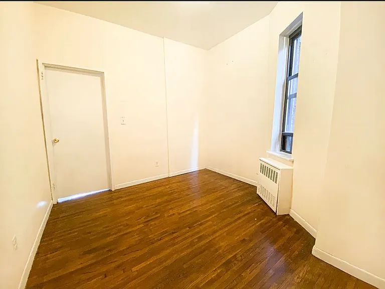205 E 14th St #3B — Photo 5