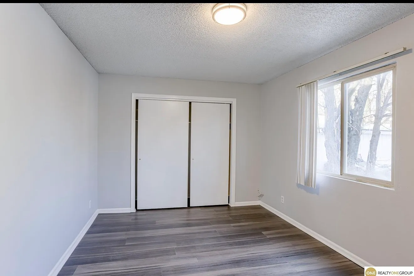 3 bed, 1.5 bath, 1800 sqft, $1,300 — Photo 4