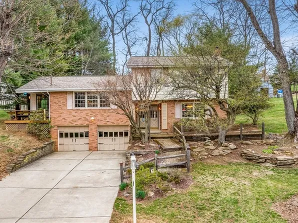 2205 Maureen Dr, South Park, PA 15129