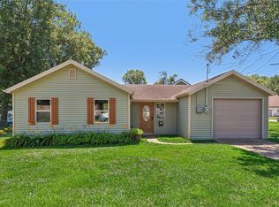 707 S 12th Ave W, Newton, IA 50208