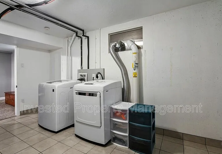 2591 S Raleigh St — Photo 30