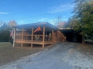 100 Pineknoll Dr, Seneca, SC 29672