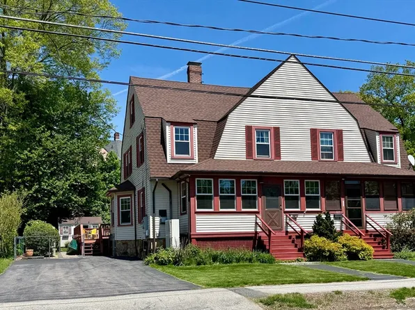 125 Dutcher St, Hopedale, MA 01747