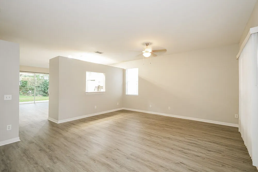 4 bed, 2.0 bath, 1686 sqft, $2,150 — Photo 4