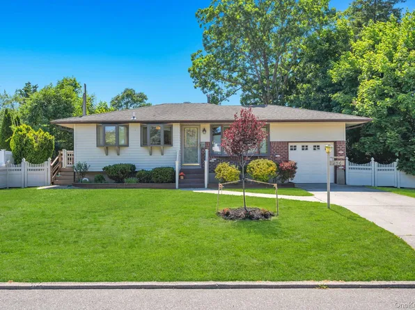 256 W 4th Street, Deer Park, NY 11729