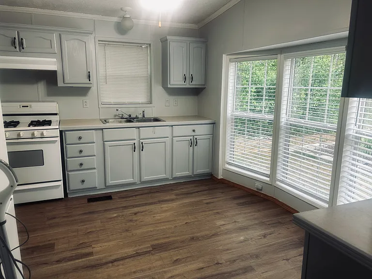 3688 Chester Rd — Photo 7