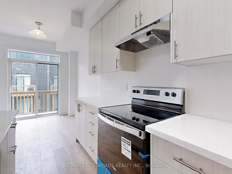 781 Kootenay Path — Photo 11