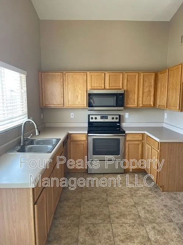 Meridian Hills — Photo 3