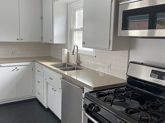 3rd image of 2200 Faymont Ave