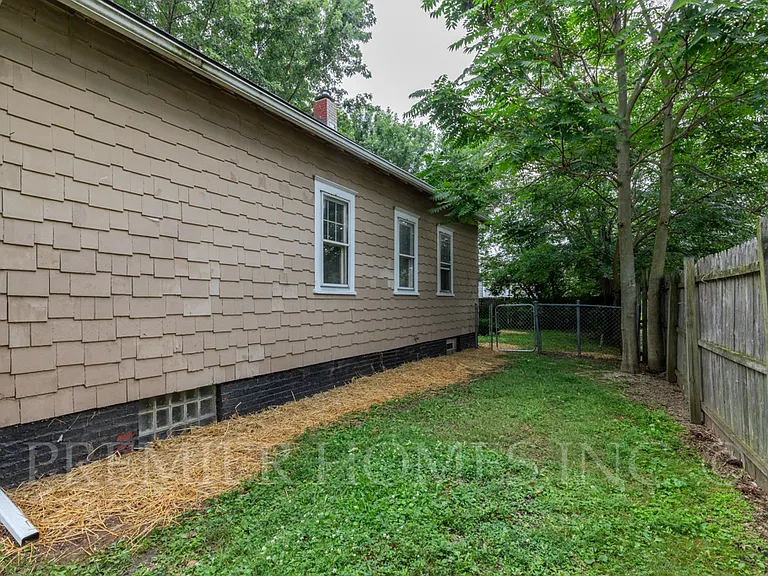 1738 Harrisburg Rd NE — Photo 10