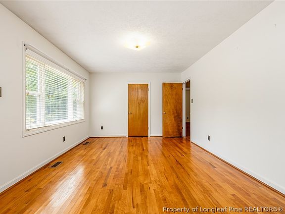 4th image of 3220 Broadview Dr