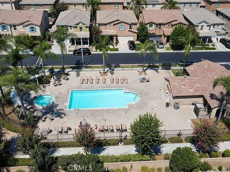 1765 Yvonne Ct — Photo 60
