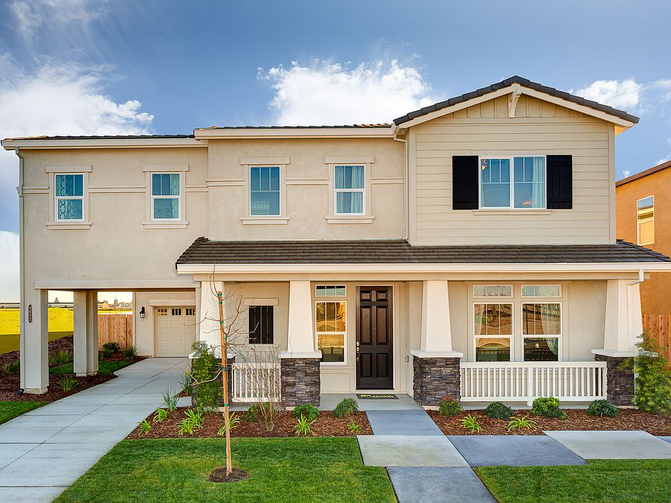 Demonstrates Bonus Room and Bedroom4 options with 2-car garage