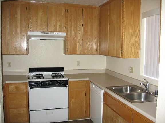 4th image of 15254 Sequoia Ave #A