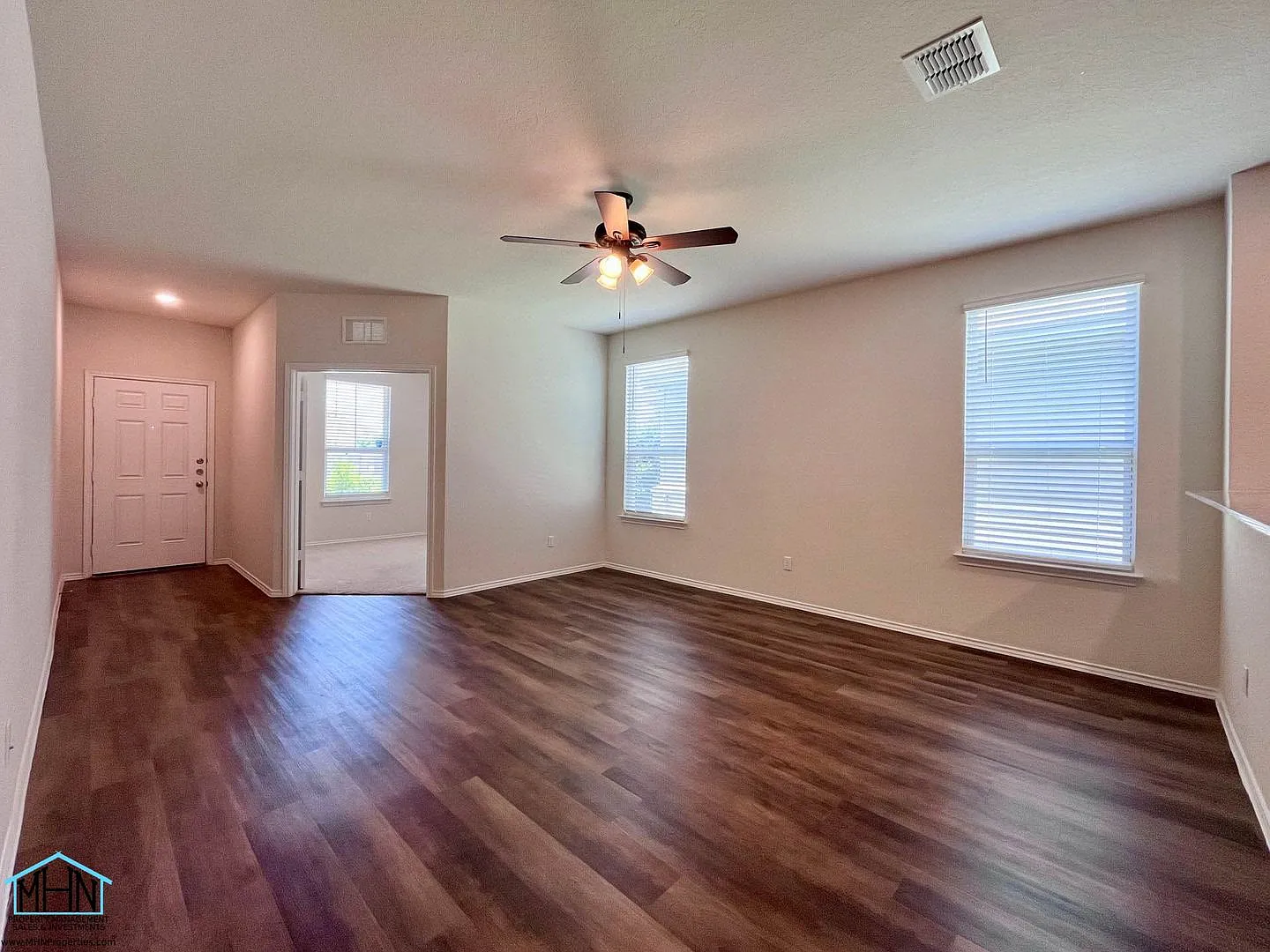 Welcome Home to Your Dream Oasis! A Beautiful 3-Bedroom 2-bath Home in Desirable Seguin! — Photo 3