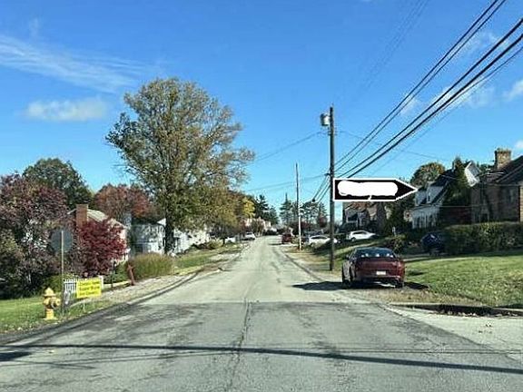 Exterior Neighborhood (street photo)