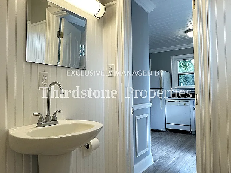 2965 Armstrong St #B — Photo 3