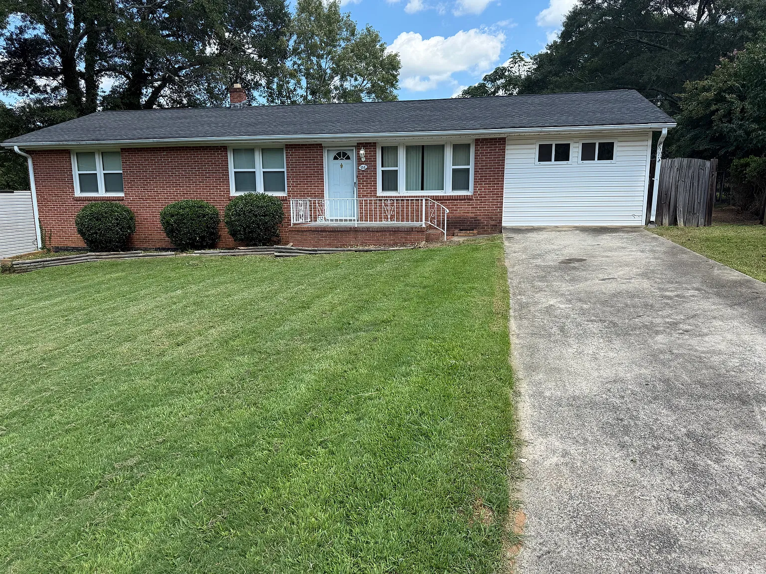 3 bed, 1640 sqft, $1,800 — Photo 2