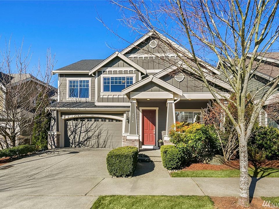 Located in the highly sought out Issaquah Highlands, this Bennett Homes craftsman is sure to exceed expectations.
