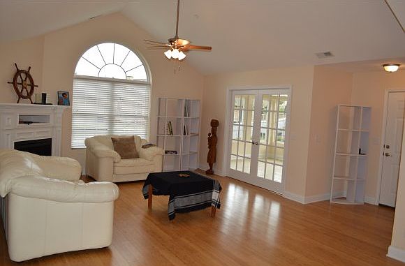 1st image of 1403 Fountain Ln