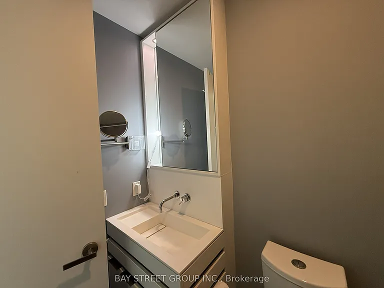 197 Yonge St #1709 — Photo 12