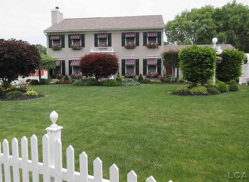 1st image of 425 Tennant St